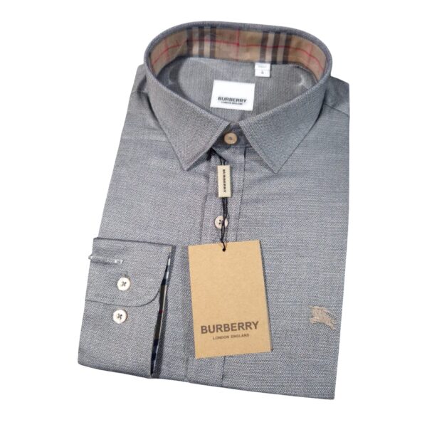 Burberry Manga Larga